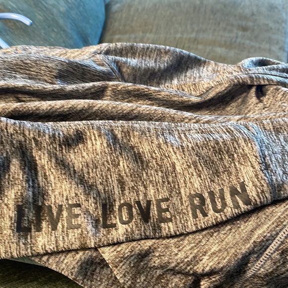 Sports top - Picture 5 of 5